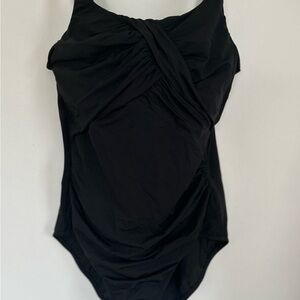 LANDS END- Woman's Elegant Black Swimsuit